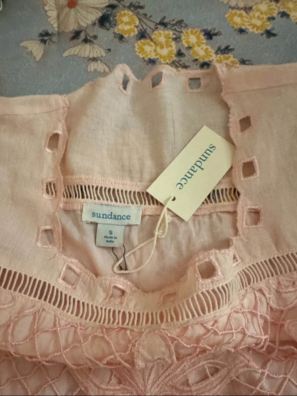 Peachy/pink embroidered cotton top size small - Picture 9 of 9